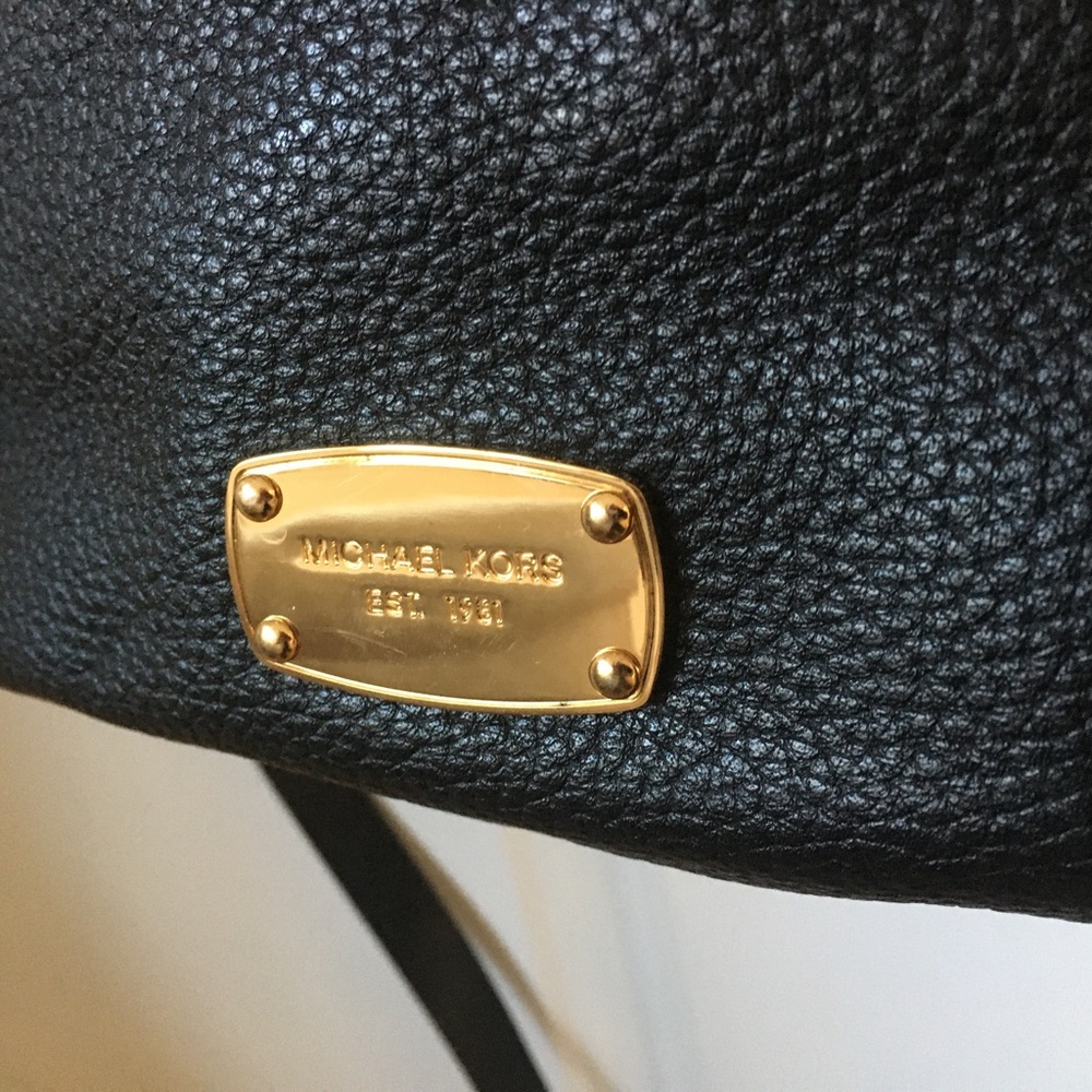 Crossbody - Picture 5 of 12